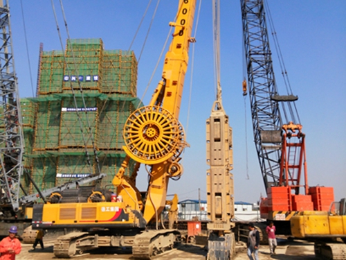 徐工(gōng)XG600D連續牆(qiang)抓鬥上(shàng)海灘秀(xiù)大鍋重(zhong)器風采(cai)