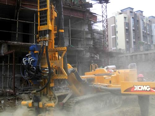 錨杆(gan)鑽施工(gong)2